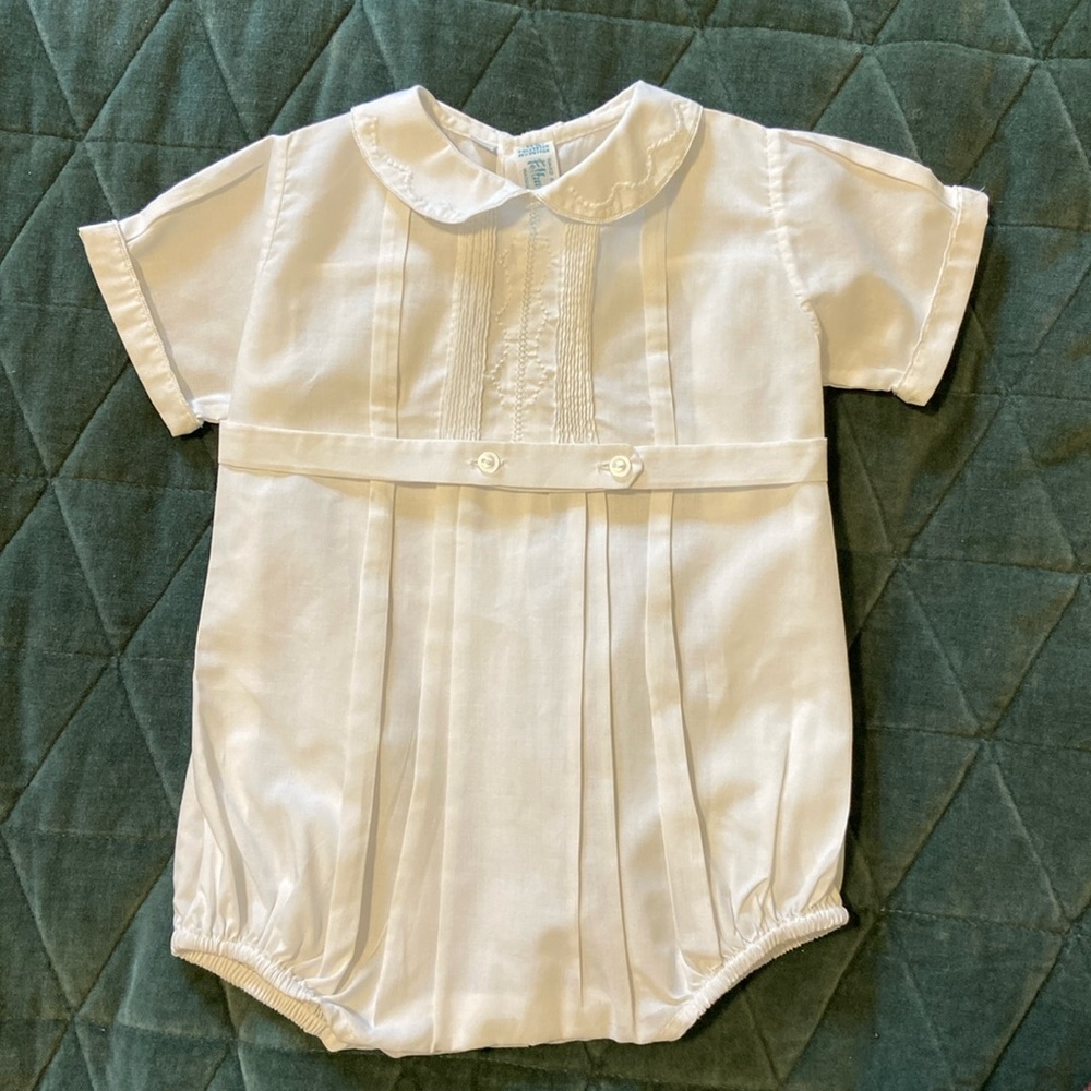 Feltman Bros white bubble. 6 months. EUC.